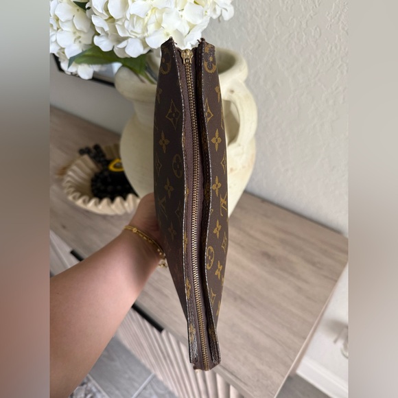 VINTAGE Louis Vuitton Monogram Canvas Toiletry Pouch - Picture 13 of 16